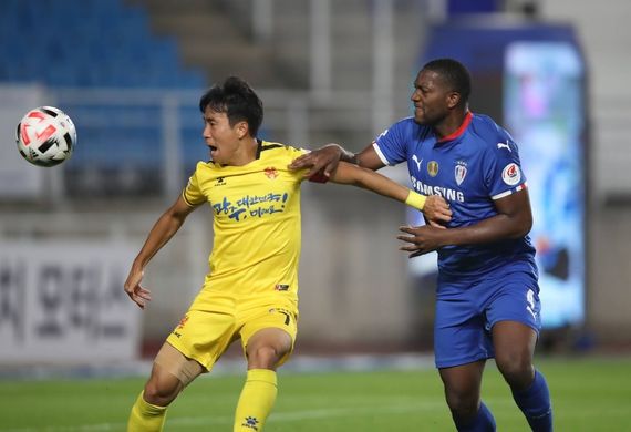 Nhận định soi kèo Suwon vs Gwangju lúc 17h30 ngày 18/7/2025